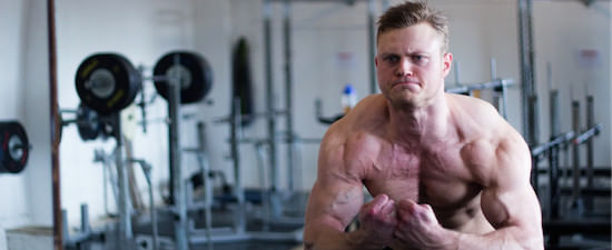 Styrkeløfter og bodybuilder på samme tid?