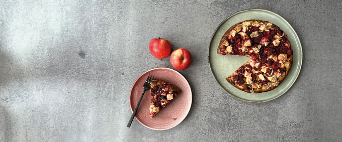 Höstkaka med hallon och äpple